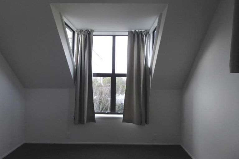 Photo of property in 2/80 Hobson Street, Thorndon, Wellington, 6011