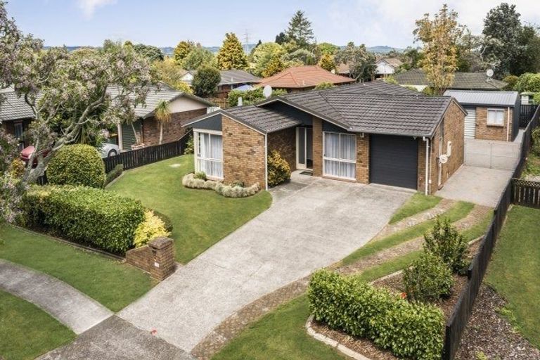 Photo of property in 37 Evanda Crescent, Conifer Grove, Takanini, 2112