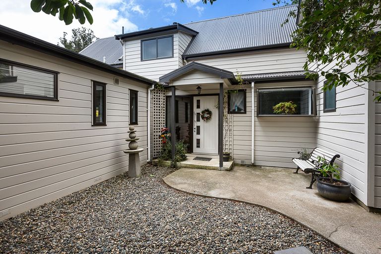 Photo of property in 90 Glenross Street, Glenross, Dunedin, 9011