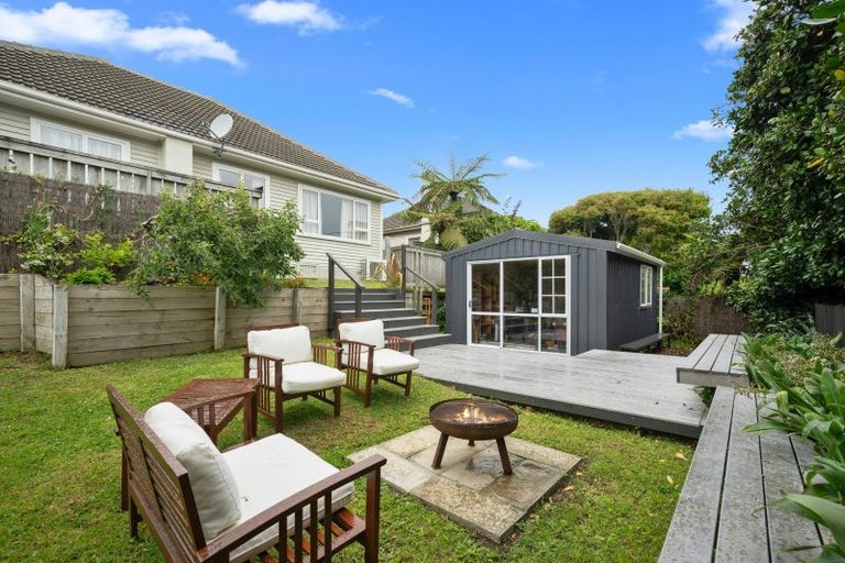 Photo of property in 19 Handyside Street, Tawa, Wellington, 5028