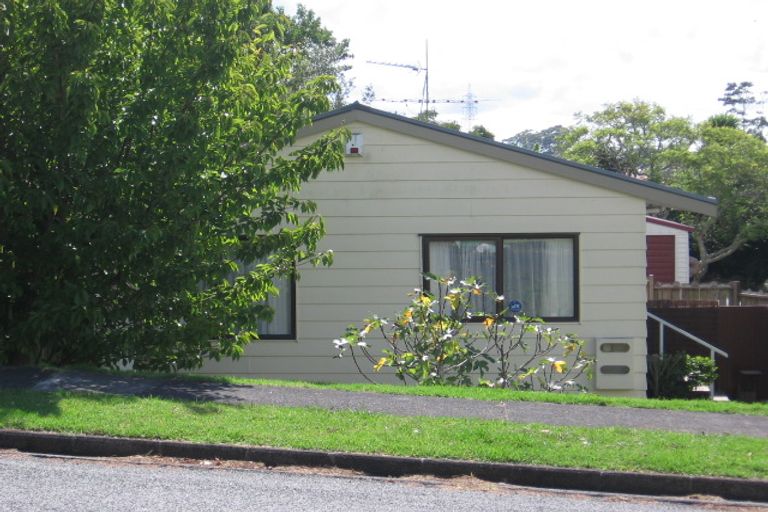 Photo of property in 65 Beaubank Road, Kelston, Auckland, 0602