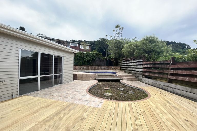 Photo of property in 1 Fyvie Avenue, Tawa, Wellington, 5028