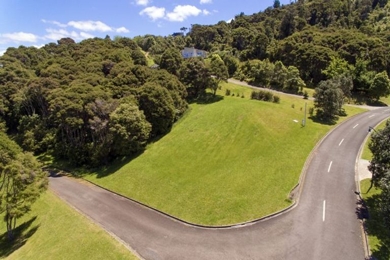 Photo of property in 75 Tarapatiki Drive, Whitianga, 3510