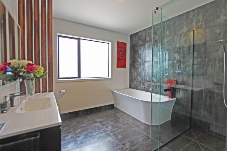 Photo of property in 5 Maunganamu Drive, Wharewaka, Taupo, 3330