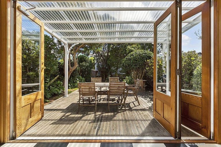 Photo of property in 164 Tasman Street, Mount Cook, Wellington, 6021