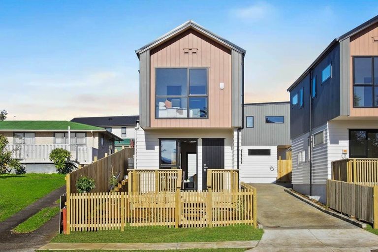 Photo of property in 1/35 Imrie Avenue, Mangere, Auckland, 2022