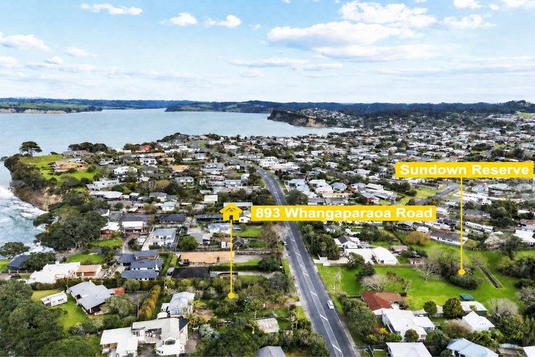 Photo of property in 893 Whangaparaoa Road, Manly, Whangaparaoa, 0930