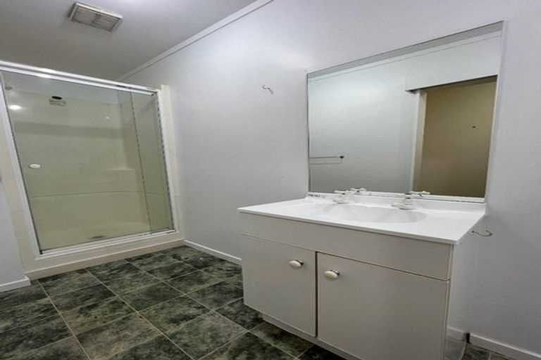 Photo of property in 5 Knights Drive, Hillpark, Auckland, 2102