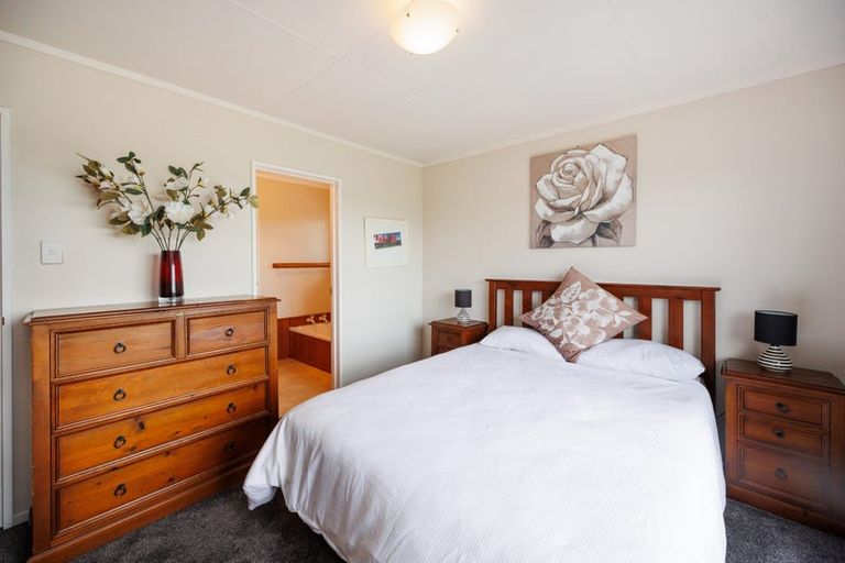 Photo of property in 5 Leander Place, Milson, Palmerston North, 4414