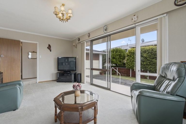 Photo of property in 46 Nevada Drive, Merrilands, New Plymouth, 4312