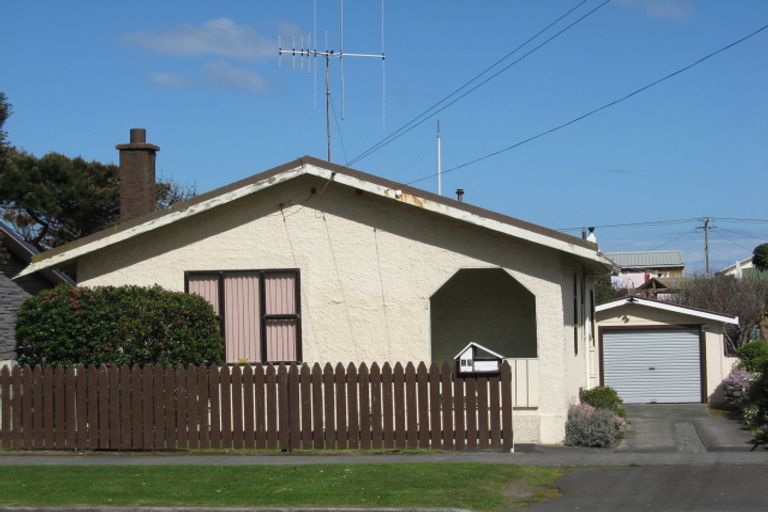 Photo of property in 13 Karaka Street, Castlecliff, Whanganui, 4501