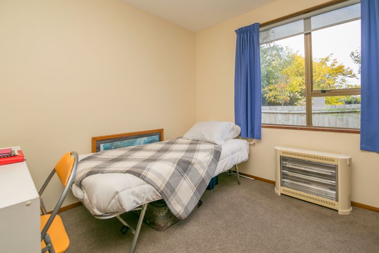 Photo of property in 2/105 Aorangi Road, Bryndwr, Christchurch, 8053