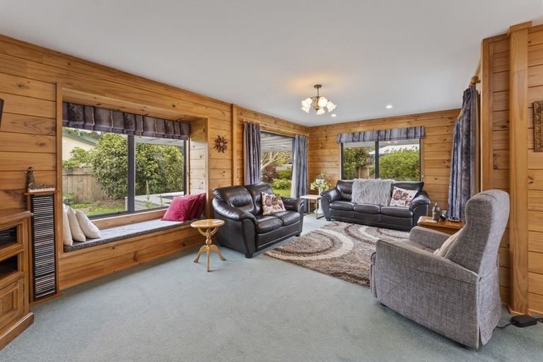 Photo of property in 9 Donegal Grove, Birchville, Upper Hutt, 5018