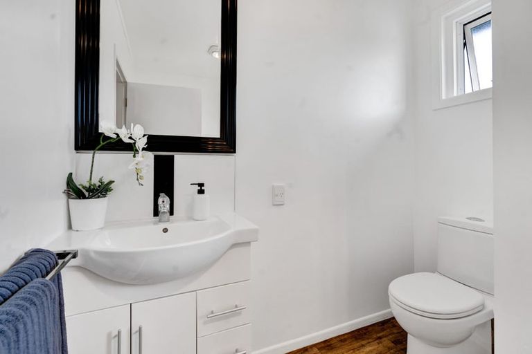 Photo of property in 17 Rainsford Street, Moturoa, New Plymouth, 4310