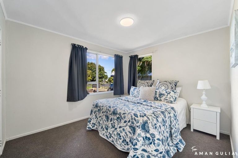 Photo of property in 30 Hyperion Drive, Randwick Park, Auckland, 2105