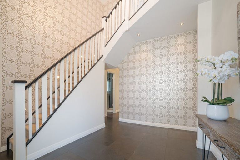 Photo of property in 16 Totara Street, Fendalton, Christchurch, 8041