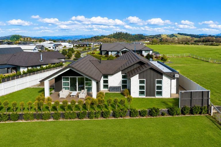 Photo of property in 5 Onerere Drive, Whitianga, 3510