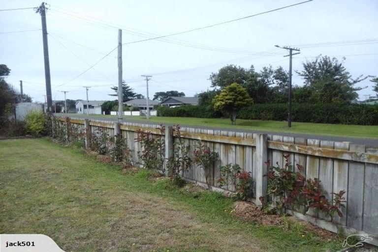 Photo of property in 55 Domett Street, Opunake, 4616