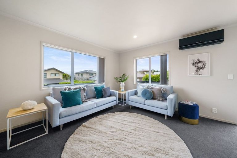 Photo of property in 5 Cresswell Place, Johnsonville, Wellington, 6037