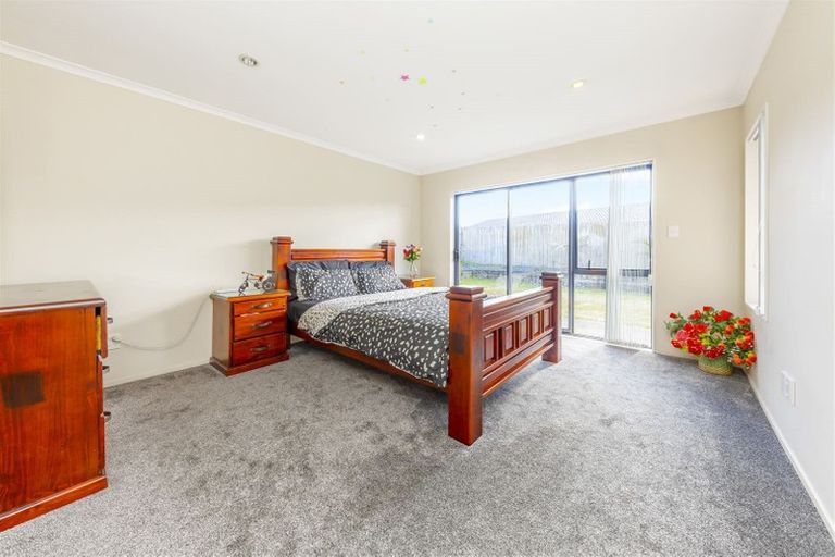 Photo of property in 497 Great South Road, Opaheke, Papakura, 2113