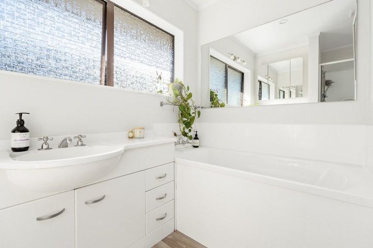 Photo of property in 8 Lochinvar Place, Hairini, Tauranga, 3112