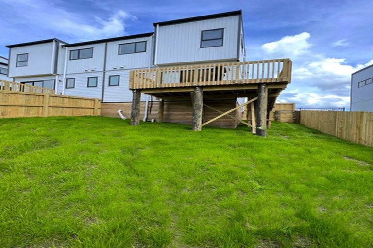 Photo of property in 41b Crestview Rise, Papakura, 2110