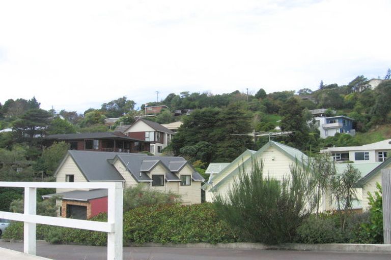 Photo of property in 11e Duncan Street, Tawa, Wellington, 5028