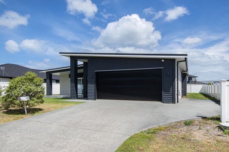 Photo of property in 43 Stace Hopper Drive, One Tree Point, 0118