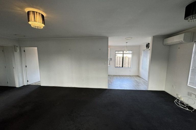 Photo of property in 51 Hollyford Drive, Clover Park, Auckland, 2105