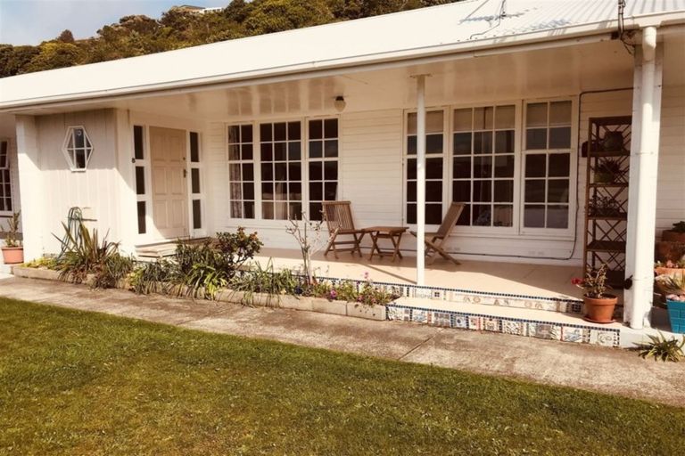 Photo of property in Regency Flats, 6/29-45 Miramar North Road, Miramar, Wellington, 6022