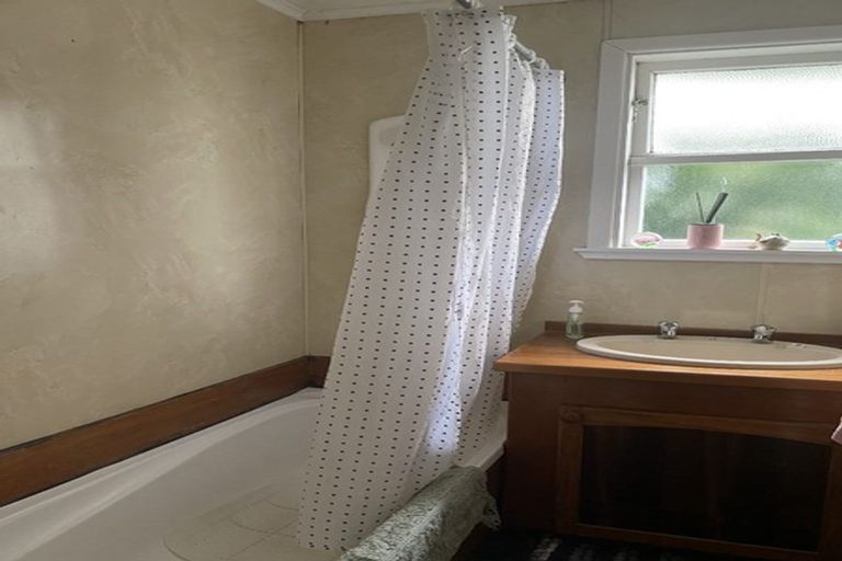 Photo of property in 1206 Willowpark Road North, Mayfair, Hastings, 4122