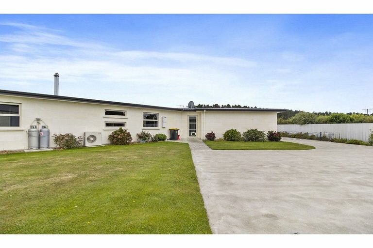 Photo of property in 27 King Street, Pareora, 7912