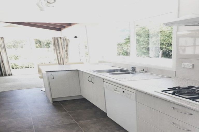 Photo of property in 31 Portadown Avenue, Pakuranga Heights, Auckland, 2010