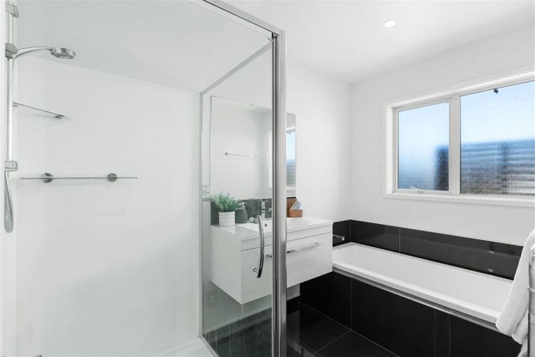 Photo of property in 24 Maka Lane, Halswell, Christchurch, 8025