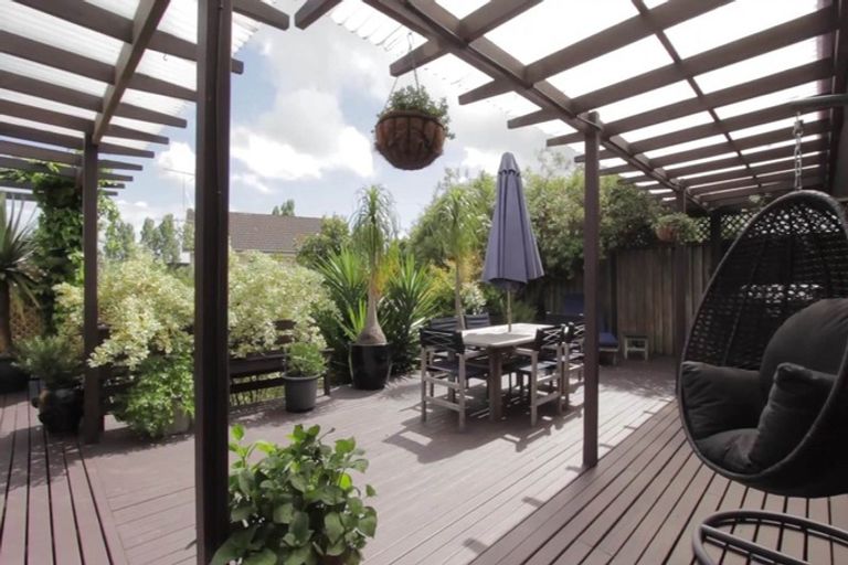 Photo of property in 15 Chip Grove, Sunnyhills, Auckland, 2010