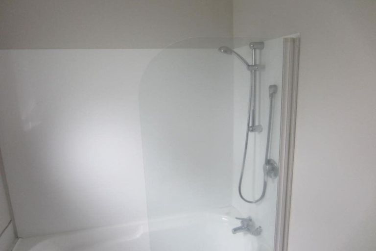 Photo of property in 15 Woodstock Terrace, Tawa, Wellington, 5028