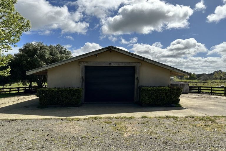 Photo of property in 90 Escott Road, Dairy Flat, 0794