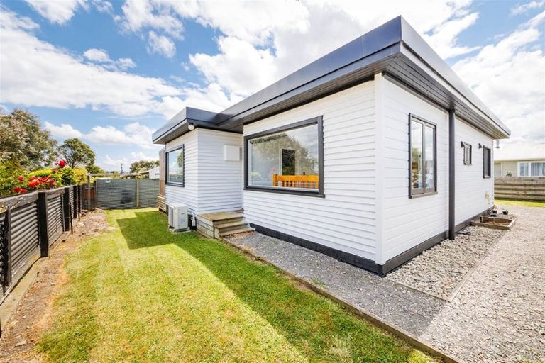 Photo of property in 6 Collins Crescent, Feilding, 4702