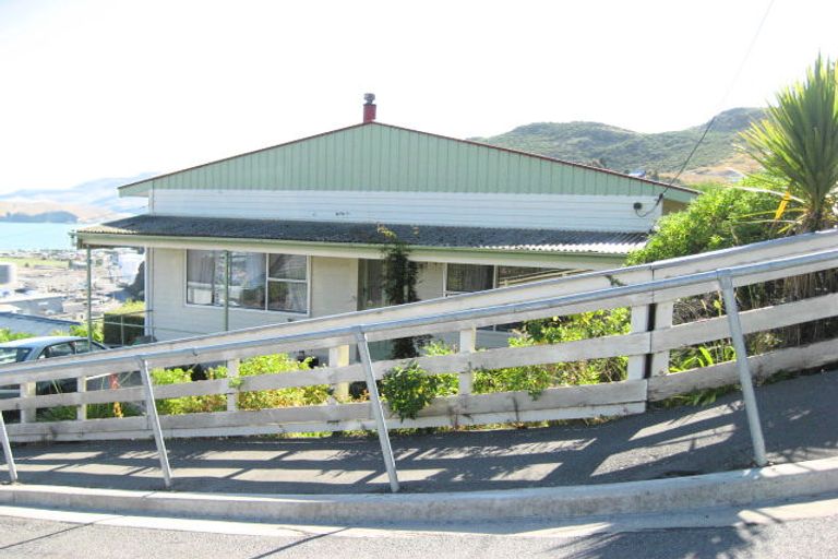 Photo of property in 11 Bridle Path, Lyttelton, 8082