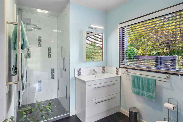 Photo of property in 43 Pehi Kupa Street, Waikanae, 5036