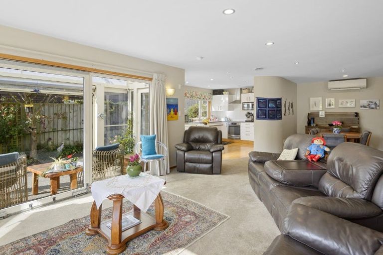 Photo of property in 27 Augusta Street, Redcliffs, Christchurch, 8081