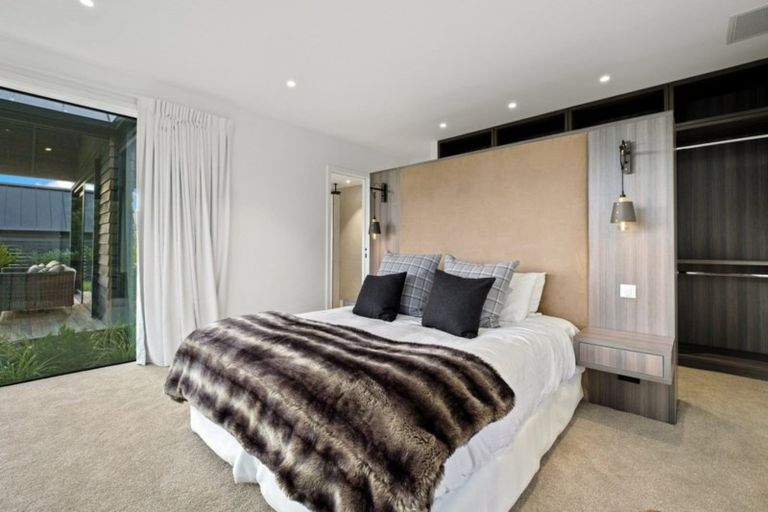 Photo of property in 58 Falconer Rise, Jacks Point, Queenstown, 9371