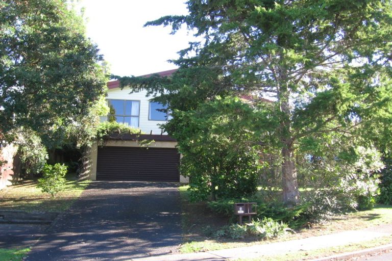 Photo of property in 3 Coromandel Crescent, Mairangi Bay, Auckland, 0630