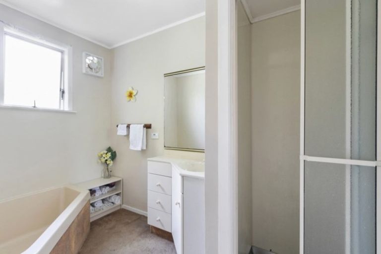 Photo of property in 84 Dowse Drive, Maungaraki, Lower Hutt, 5010