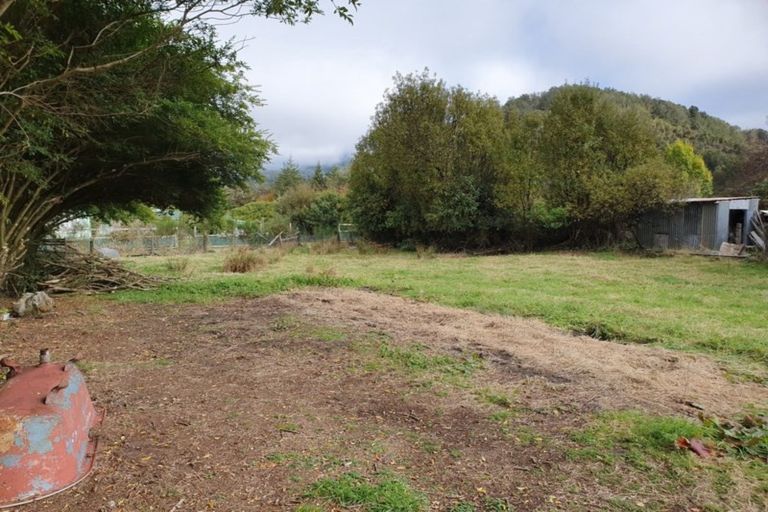 Photo of property in 10 Stafford Street, Blackball, 7804