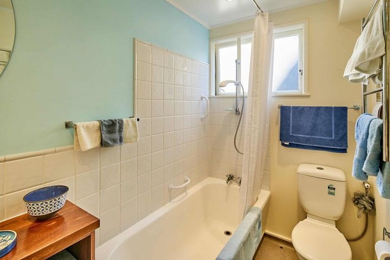 Photo of property in Westgate Flats, 9/36 Queen Street, Mount Victoria, Wellington, 6011