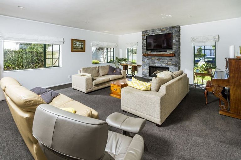 Photo of property in 23 Hugh Green Drive, Pinehill, Auckland, 0632