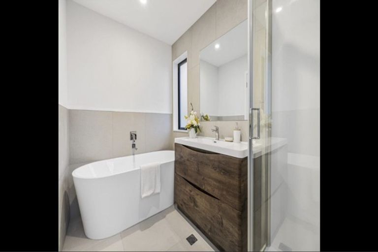 Photo of property in 118b Kervil Avenue, Te Atatu Peninsula, Auckland, 0610