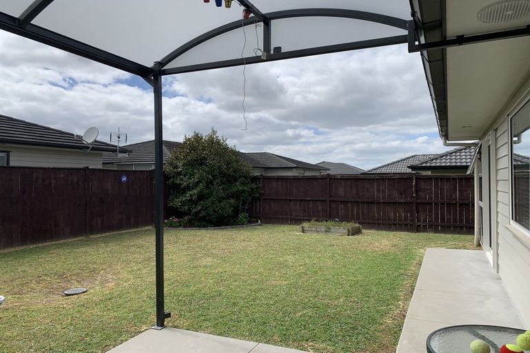 Photo of property in 8 Disley Road, Wattle Downs, Auckland, 2103