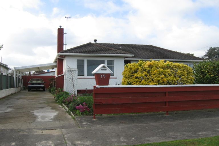 Photo of property in 35 Churchill Avenue, Feilding, 4702